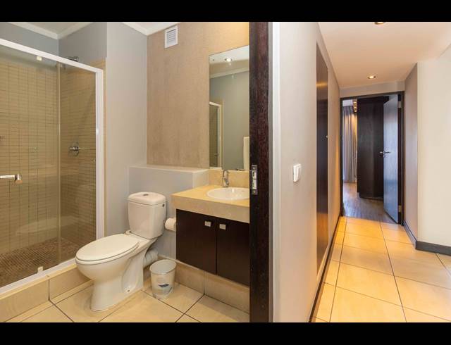 2 BEDROOM APARTMENT FOR SALE IN CAPE TOWN CITY CENTRE
